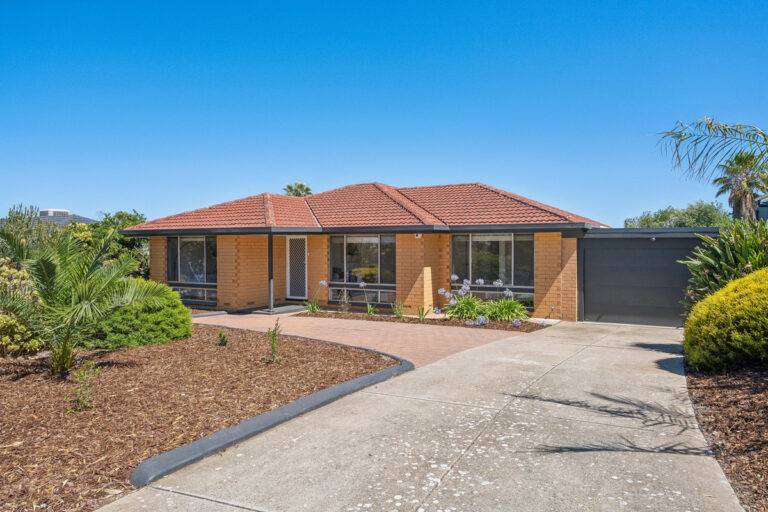 13 Constellation Street, Hallett Cove  SA  5158