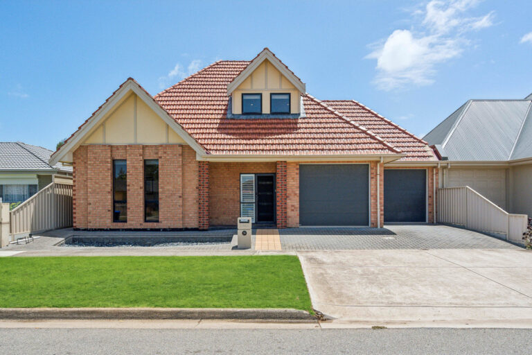 2/40A Golfers Avenue, Seaton  SA  5023