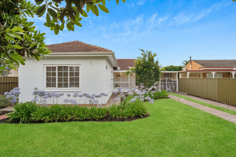 61 Yarmouth Street, South Brighton  SA  5048