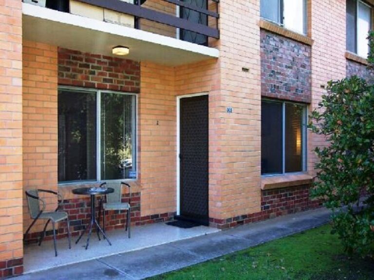 2/302 Young Street, Wayville  SA  5034