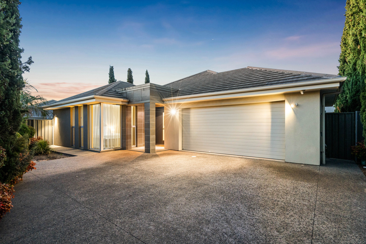 32 Brookman Crescent, Craigburn Farm  SA  5051