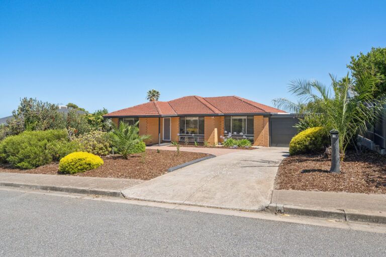 13 Constellation Street, Hallett Cove  SA  5158